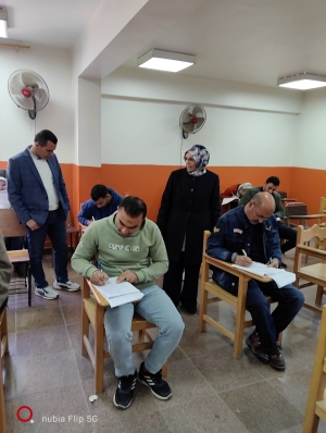 **تفقد عميد كلية الطب البيطري لجان الامتحانات لطلاب البكالوريوس والدراسات العليا**