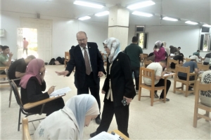 عميد الكلية تتفقد لجان إمتحانات طلاب مرحلة البكالوريوس للفصل الدراسي الثاني